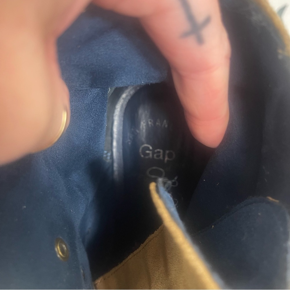 GAP Moccasin Wedge Suede Boots - Picture 6 of 7